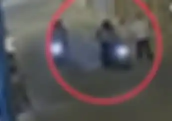 Modus Baru.. Dituduh Meremas Payudara, Pemuda Ini Malah Kehilangan Motor dan Barang Berharga