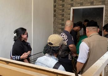 Tangis Kekasih Gustiwiw saat Jenazah Tiba di Rumah Duka