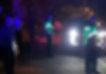 Pengendara Motor Matic Yamaha Fino Tabrak Truk Sampah, Polisi Kaget Niat Tolong Jadi Tangkap Korban