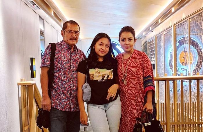 Keluarga Mayangsari dan Bambang Trihatmodjo