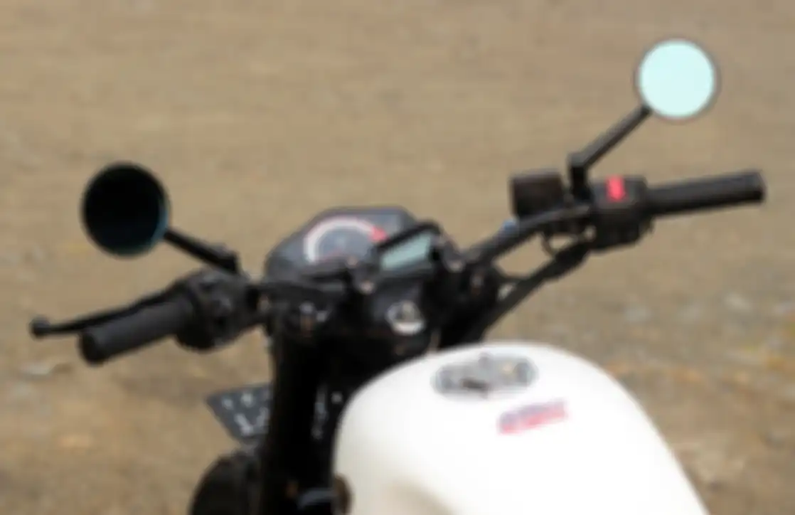 Bagian kemudi mengandalkan setang dari Yamaha Byson