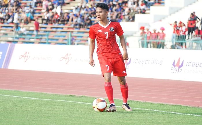 Aksi Marselino Ferdinan ketika membela timnas U-22 Indonesia melawan Filipina di SEA Games 2023.