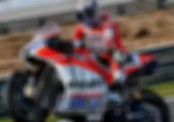 Ini Orangnya yang Bikin Andrea Dovizioso Tetap Tersenyum Meski Gagal Juara Dunia MotoGP 2017, Netizen Iri!