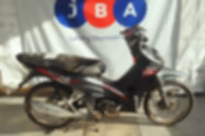 Lelang motor murah Rp 5 juta Honda Revo di Pekanbaru.