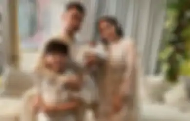 Akikah Rayyanza Malik Ahmad Jadi Sorotan Gegera Hal Tak Biasa Ini, Mamah Dedeh Angkat Bicara Buka Fakta Tak Terduga: Ini Bukan Ajaran Agama Kita, Tapi...