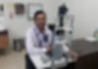 Menurut Dokter Spesialis Mata, Bikers Wajib Teteskan Obat Mata Sebanyak Ini Tiap Hari