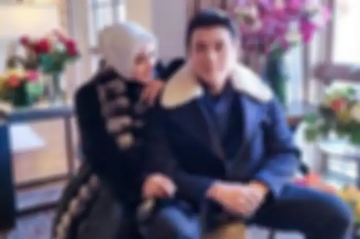 Syahrini dan Reino Barack