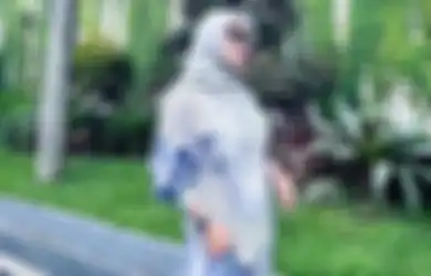 Pulang dari Jepang, Istri Reino Barack Rubah Penampilan, Begini Gaya Syahrini yang Lebih Islami