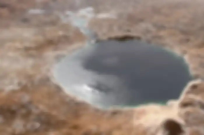 peneliti menganggap tanah liat di Mars menunjukkan keberadaan air dalam jangka panjang.