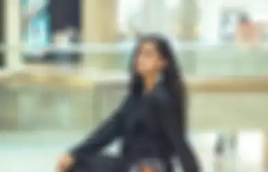 3 OOTD ala Anak Ramzi, Asila Maisa Pakai Rok Hitam. Simpel Tapi Keren!