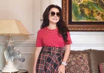 Menyegarkan Mata Bak Daun Tertimpa Air Hujan, Mayangsari Tampil Anggun Memesona dalam Balutan Kebaya Hijau dengan Pita Raksasa Saat Hadiri Pernikahan Mantan Lulu Tobing