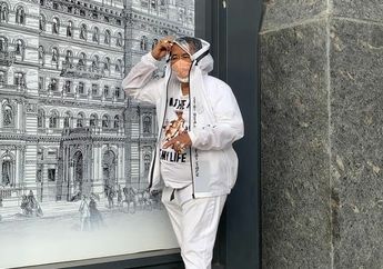 Usaha Tak Akan Mengkhianati Hasil, Hotman Paris Tunjukan Tekadnya yang Bulat hingga Rela Tetap Kerja di Pergantian Tahun Baru, sang Penagcara Kondang Pamerkan Hasil Panen Cuan!