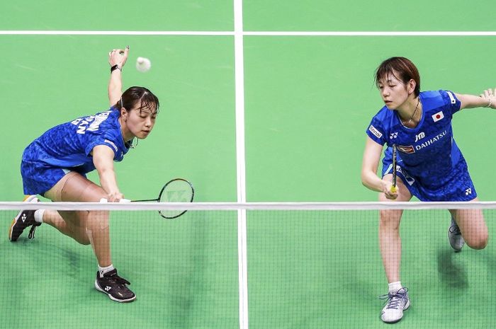 Ganda putri Jepang, Yuki Fukushima/Sayaka Hirota, saat tampil pada semifinal China Masters 2023 di Shengzhen Bay Gymnasium, Shengzhen, China, 25 November 2023.