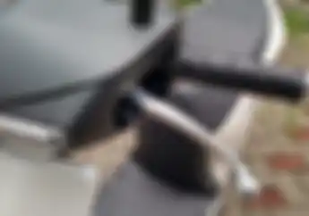 Ahli Ungkap Cara Motor Listrik Libas Turunan Biar Rem Enggak Blong dan Aman