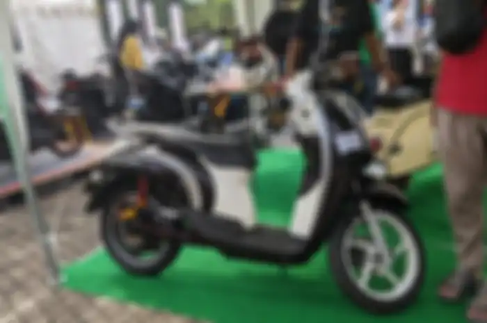 Honda Scoopy hasil konversi bengkel SR Electric di EV Fun Day 2022 di Plaza Timur Gelora Bung karno.