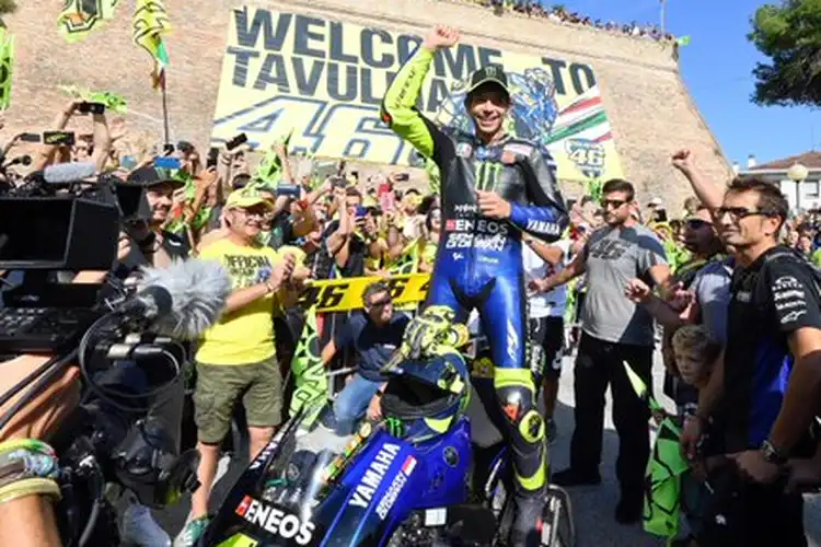 Bikin Kaget Tahun Lalu, Valentino Rossi Pengin Buat Kejutan Lagi di MotoGP Thailand