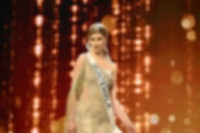 Miss Guatemala 2022, Ivana Batchelor, mengenakan gaun rancangan desainer Indonesia Hengki Kawilarang di ajang Miss Universe 2022.