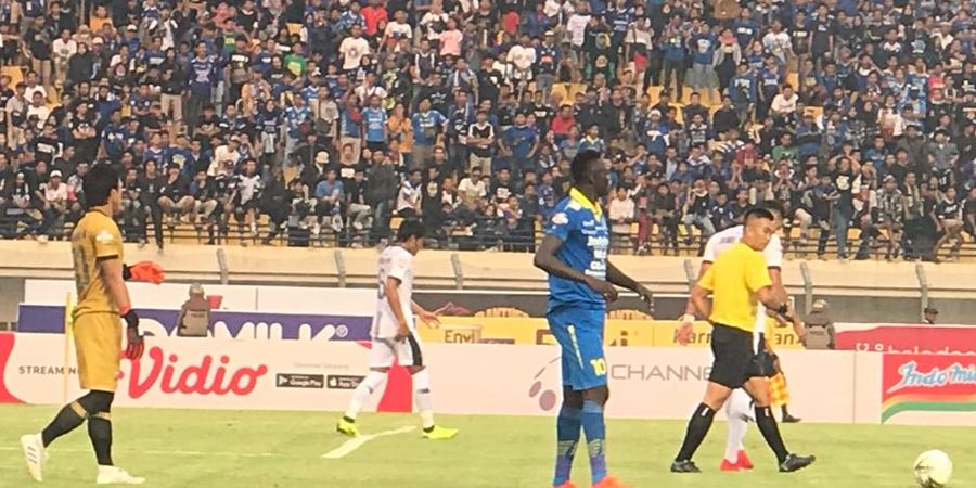 Jelang Jamu Kalteng Putra, Pelatih Persib Pusing Cari Pengganti Ezechiel