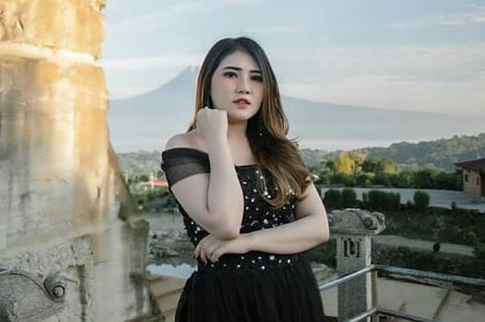 Dikucilkan Tetangga Hingga Nyaris Didemo Gegara Sang Adik Positif Corona, Via Vallen Mengamuk: Kalau Kita Niatnya Jelek, Udah Aku Suruh Dia Bersin di Depan Kalian Pas Rame-rame Nunggu Sembako