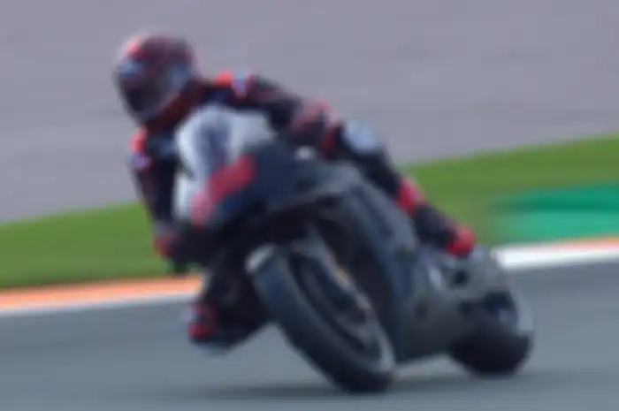 Jorge Lorenzo menjajal Honda RC213V.