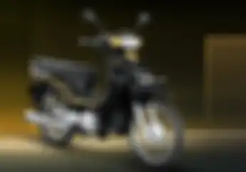 Dijual di Dealer Motor Baru Honda Kirana 125 Vintage Garnis Full Warna Emas Jadi Tampak Mewah