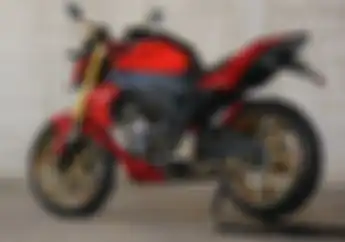Gokil! Pakai Cat Honda PCX,  Tampilan CB150R Berubah Drastis Begini