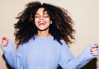 Cara Merawat Rambut Keriting agar Tidak Kusut dan Mengembang
