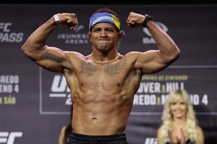 Gilbert Burns, eks rival Khamzat Chimaev