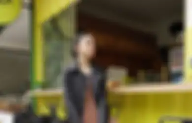 3 Gaya Kasual Pakai Jaket ala Anak Nola B3, Naura Ayu. Modis Abis!
