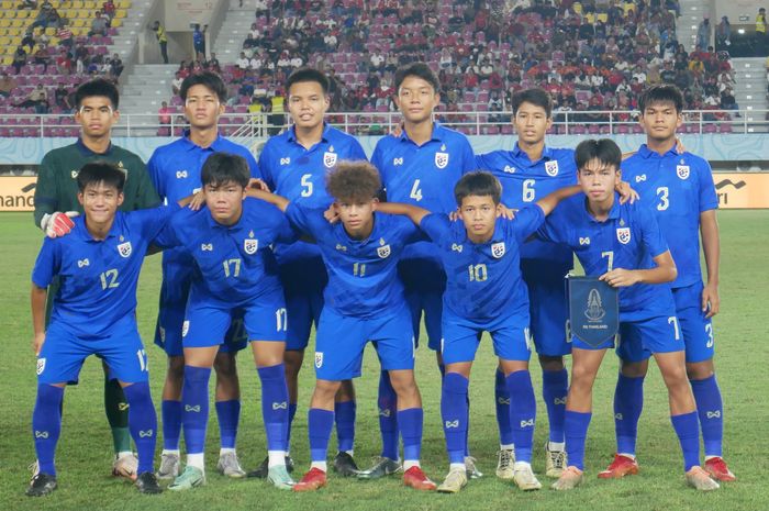 Skuad timnas U-16 Thailand saat menghadapi timnas U-16 Australia pada final ASEAN Cup U-16 2024 di Stadion Manahan, Solo, Rabu (3/7/2024).