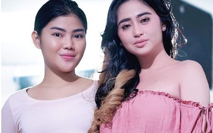 Dewi Perssik dan Meldi