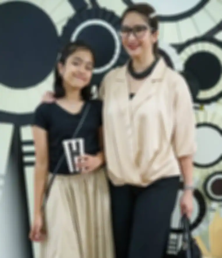 Gaya Kompak Jemima Jasmine Bareng Mama, Novita Angie.