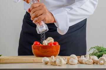 Doyan Makan Terlalu Asin? Bisa Jadi Ada Gangguan Penyakit Ini di Tubuh