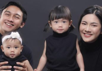 Serunya Felicya Angelista dan Caesar Hito Hunting Tempat Christmas Vibes bersama Kedua Putrinya untuk Menyambut Natal 2023