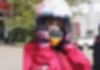 Kenalan Sama Elsa, Ibu Guru Cantik Yang Ternyata Helmet Lovers! Jangan Baper ya..
