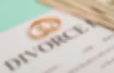 Viral di TikTok, Bukannya Sedih, Wanita Ini Malah Sujud Syukur saat Terima Akta Cerai dari Sang Suami