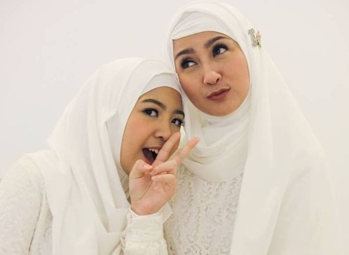 Deretan pabrik uang Desy Ratnasari yang sukses bikin melongo