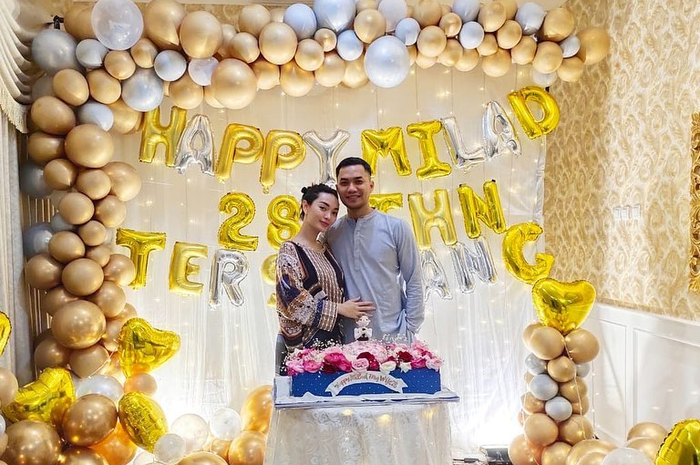 Zaskia Gotik dan Sirajuddin Mahmud
