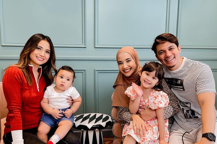 Pertemuan Irwansyah dan Zaskia Sungkar, dengan Acha Septriasa.