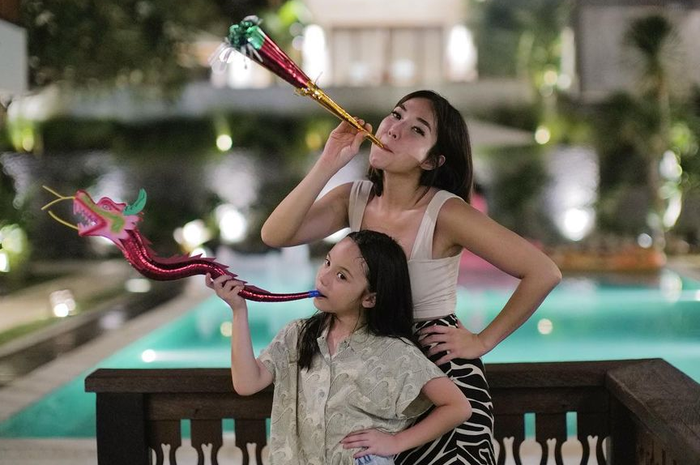 Belakangan terungkap jika Gisella Anastasia memiliki kesamaan dengan Tamara Tyasmara terkait pengasuhan sang anak.