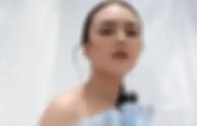 Melintang Vertikal di Perut Ratanya, Penampakan Tato Berbahasa Arab Milik Amanda Manopo Ini Bikin Gagal Fokus