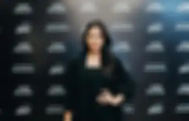 Menangis Sesegukan, Raisa Umumkan Penundaan Konsernya di GBK  