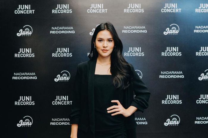 Raisa saat jumpa pers virtual umumkan penundaan Raisa Live In Concert.