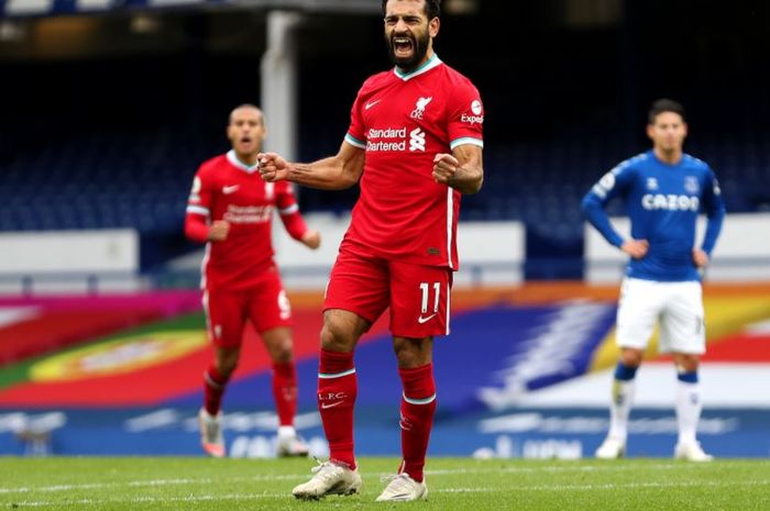 Mohamed Salah berhasil mencetak gol ke-100 untuk Liverpool ke gawang Everton.