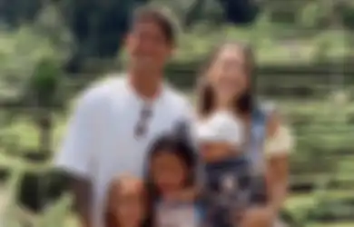 Jennifer Bachdim Bagikan Kabar Kehamilan Anak Keempatnya, Irfan Bachdim Teriak Kegirangan Sambil Peluk Sang Istri, Netizen: Selamat Mama Jen!