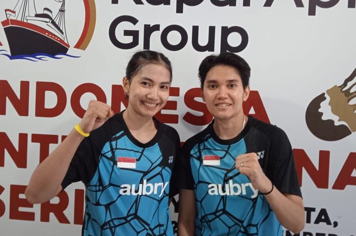 Pasangan ganda putri Indonesia Ririn Amelia/Virni Putri pada partai semifinal Indonesia International Series 2022 di GOR Amongrogo, Yogyakarta, Sabtu (24/9/2022) 