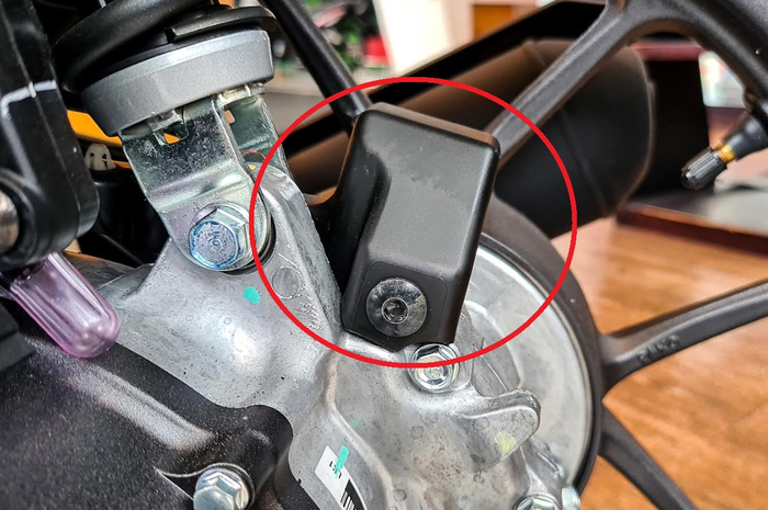 Benjolan hitam atau kotak hitam di CVT motor matik Honda