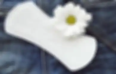 Keputihan Enggak Normal Jadi Tanda Kanker Ovarium? Ada Gejala Lainnya!