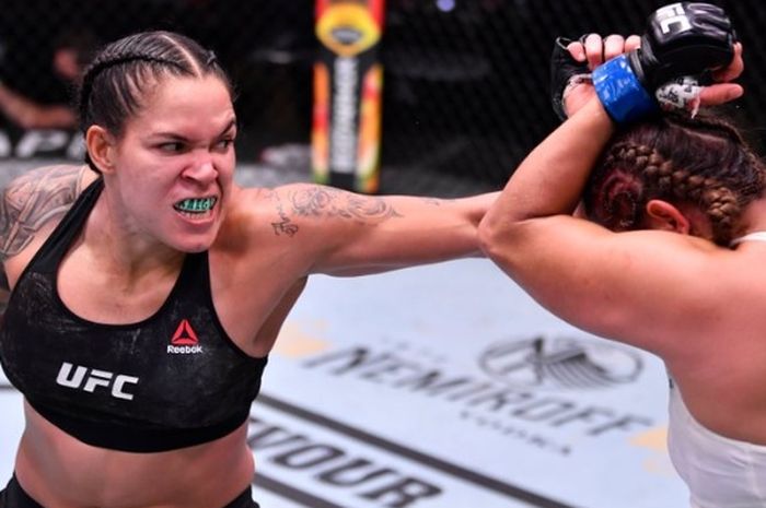 Amanda Nunes menghajar Felicia Spencer di laga utama UFC 250, Minggu (7/6/2020) WIB di UFC APEX, Las Vegas. 