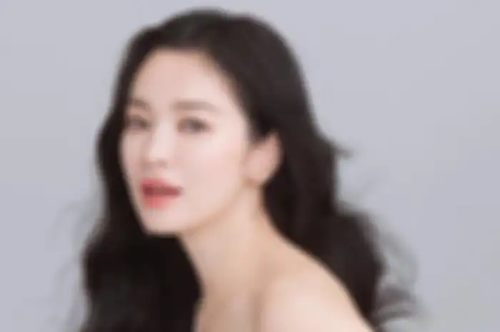 Gaya makeup artis Korea Song Hye Kyo.